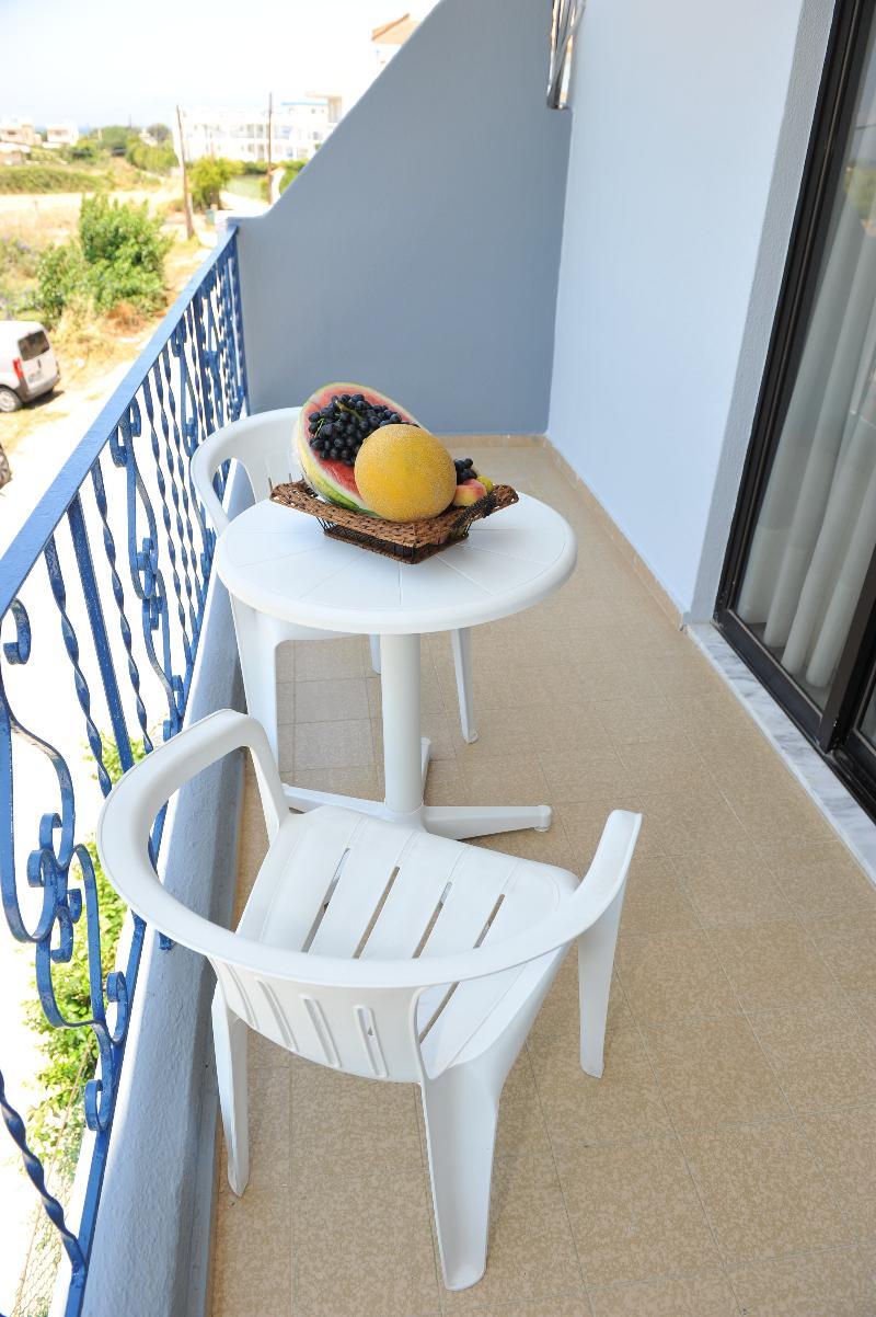 Maritime Hotel Apartments Petaloudes Kültér fotó